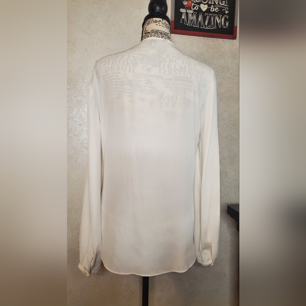 White House/Black Market Elegant White Ruffle Blouse Size:6 - Picture 5 of 7